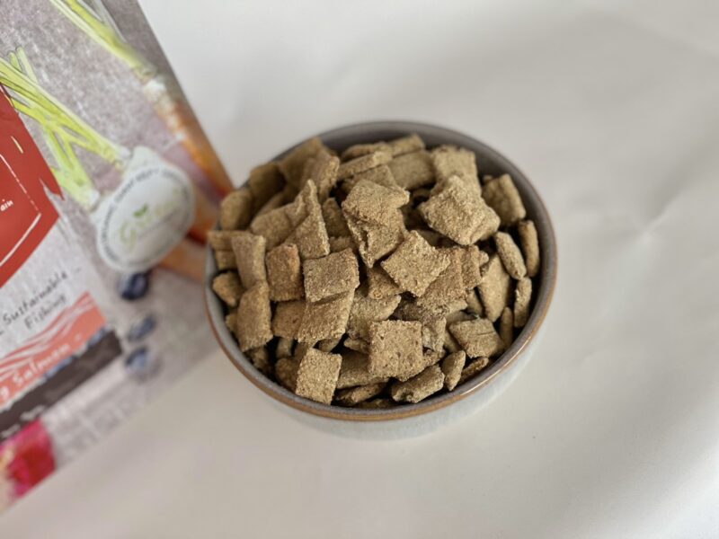SUNDAYPETS SALMON ADULT DOG S/M BREED 1,3 KG